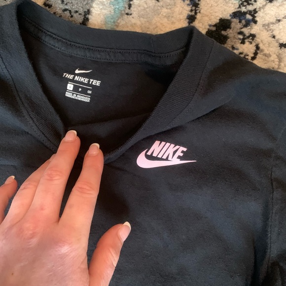Nike black long sleeve tee - Picture 3 of 4